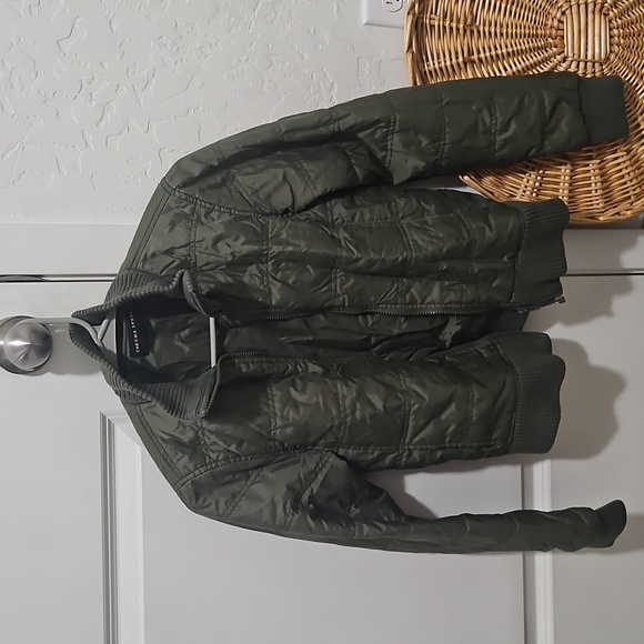 Green Jacket - Picture 4 of 4